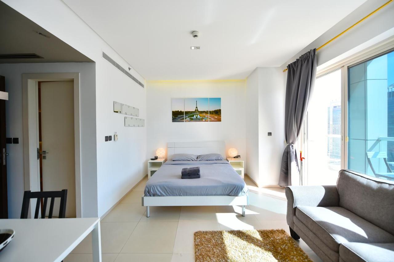 Апартаменты Cozy Studio Apt In Marina - Near Metro, Beach & Mall Дубай Экстерьер фото